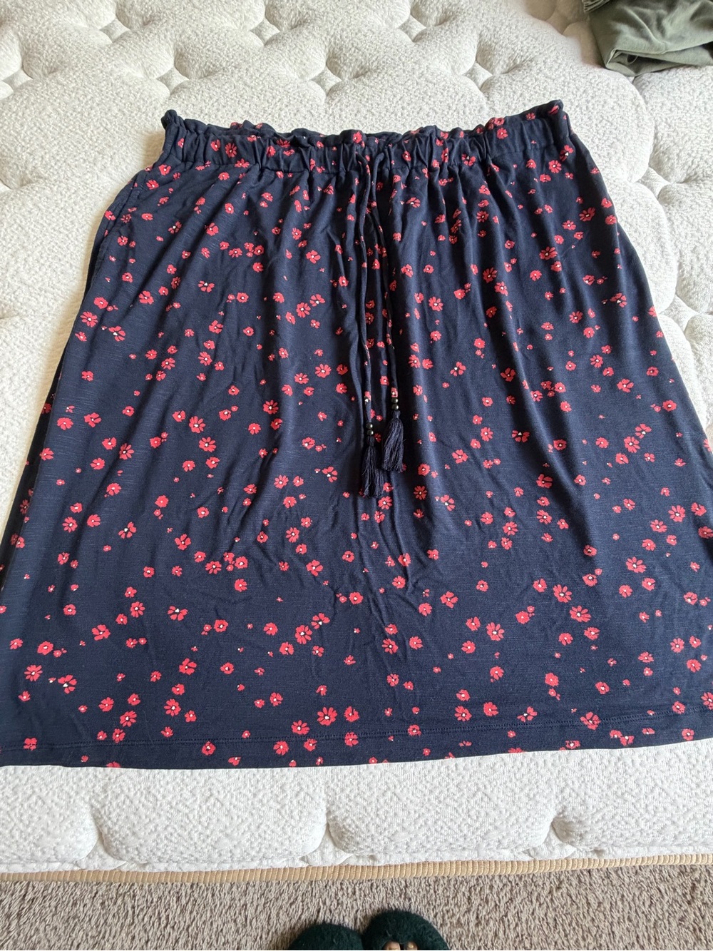J.Jill Navy Red Floral A-Line Knee Skirt with pockets Tassel Elastic Waist M